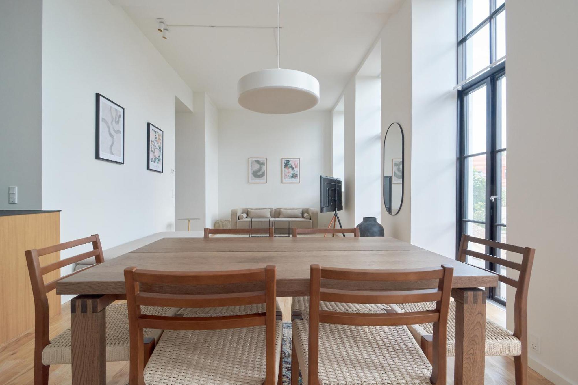 Cozy And Bright With Private Car Park Apartment *