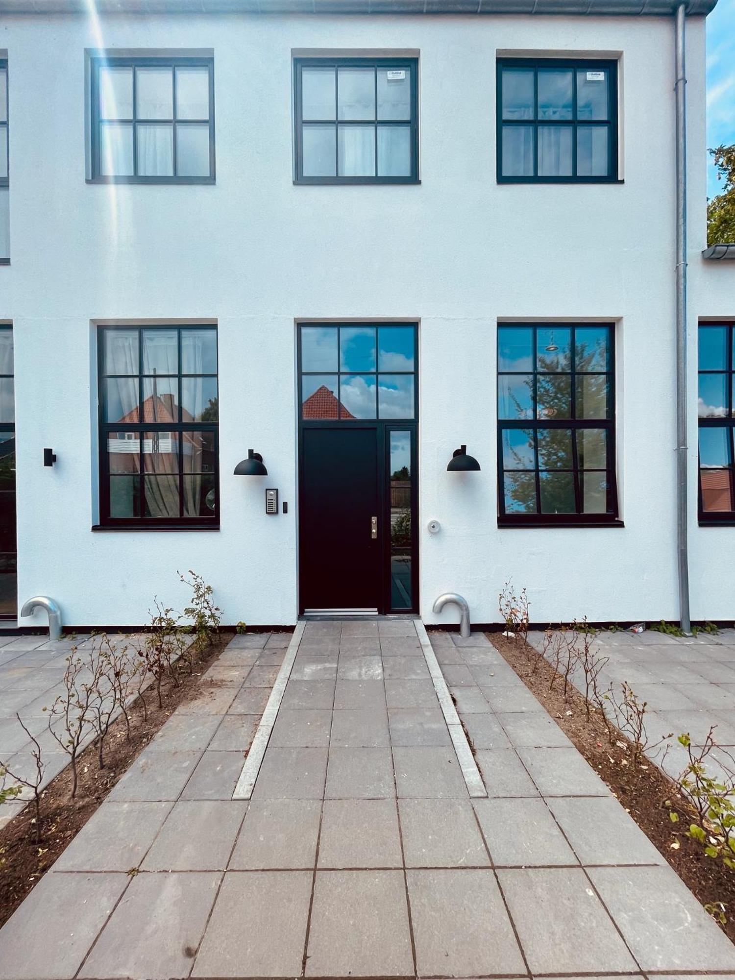 Cozy And Bright With Private Car Park