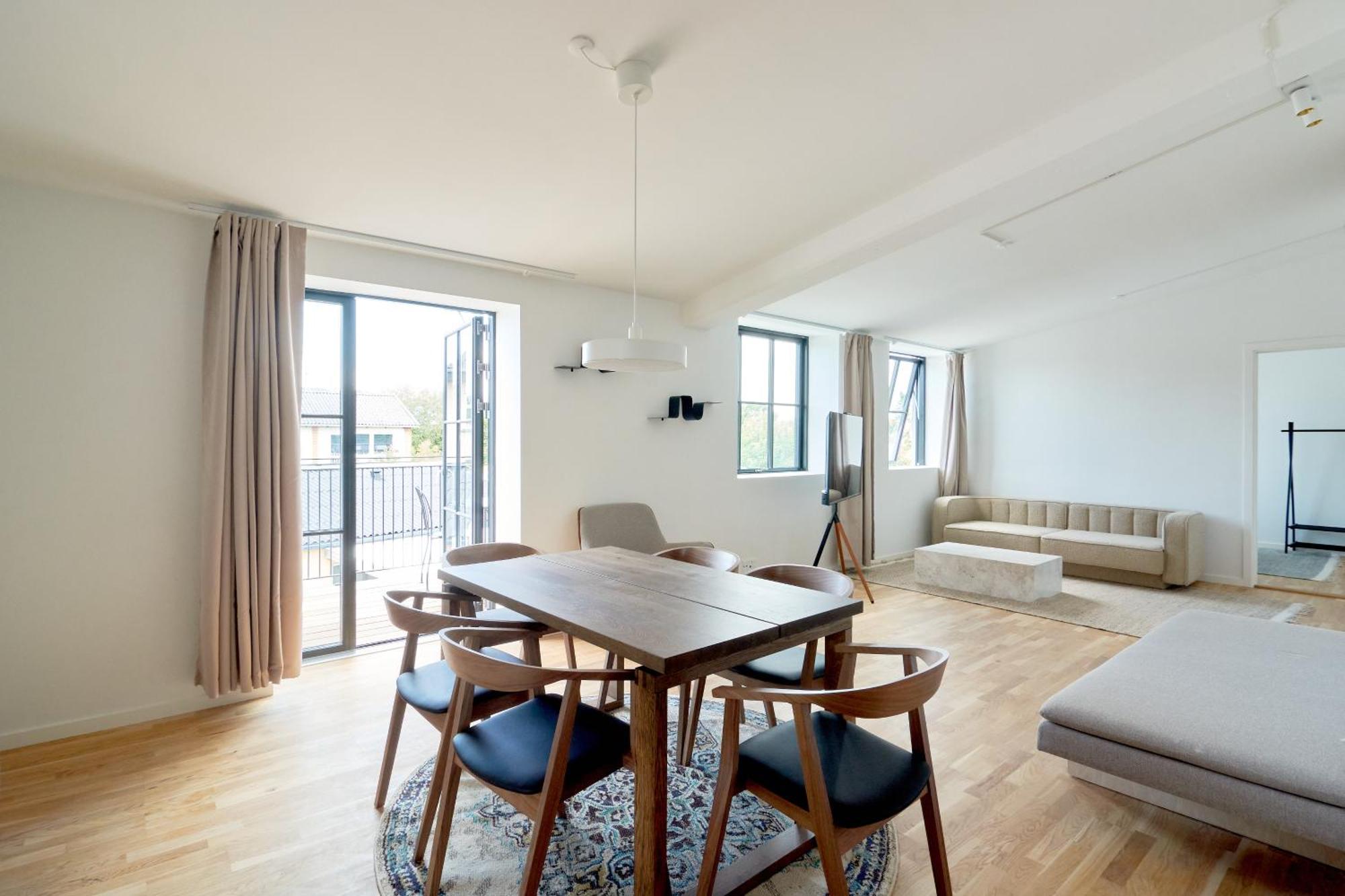 Cozy And Bright With Private Car Park *